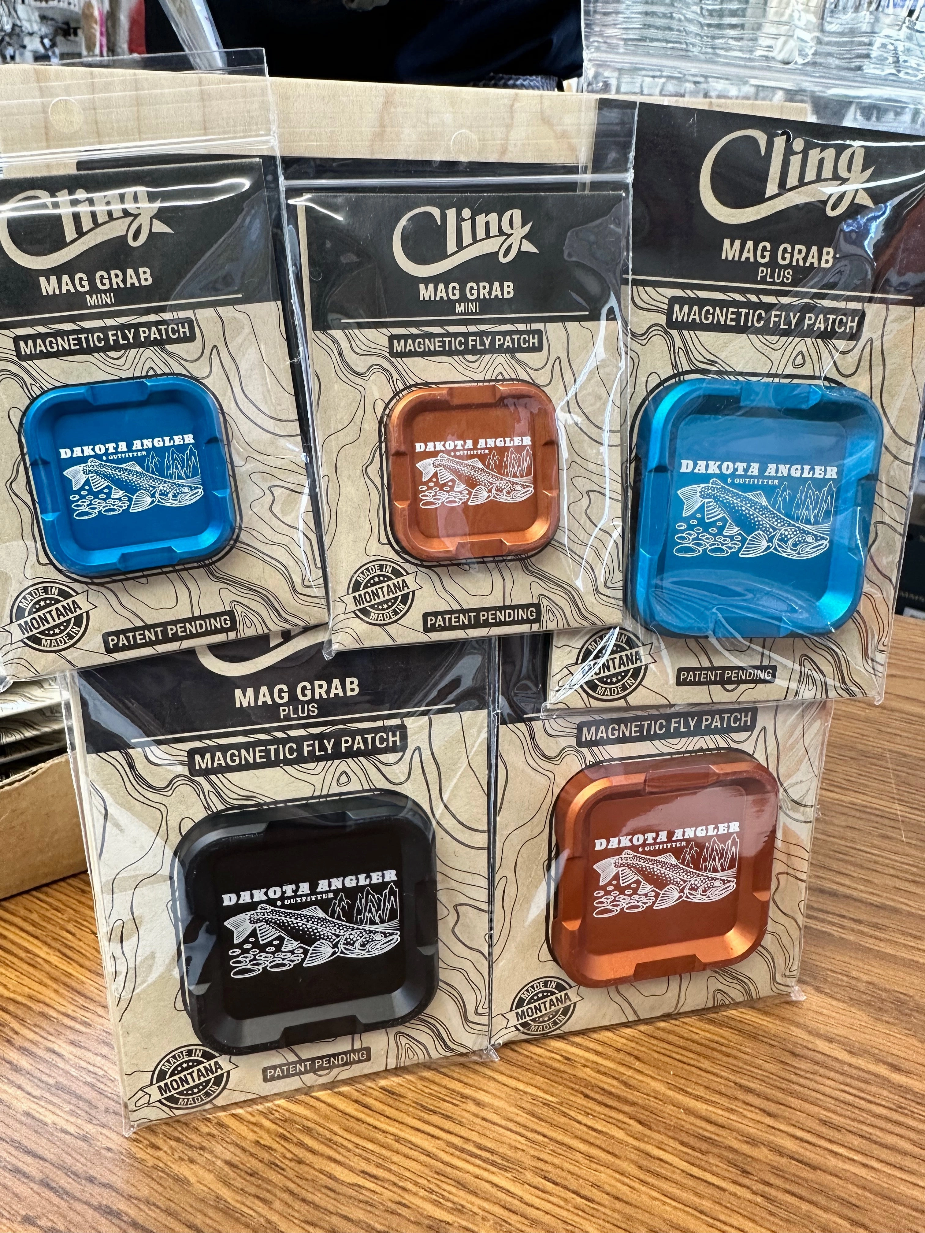Cling Mag Grab Dakota Angler Logo