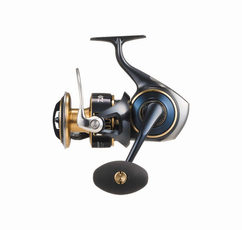 Daiwa 25 Saltiga Spin Reel With FREE Limited Edition Saltiga Cuddler 185F Stick Bait (While Stocks Last)