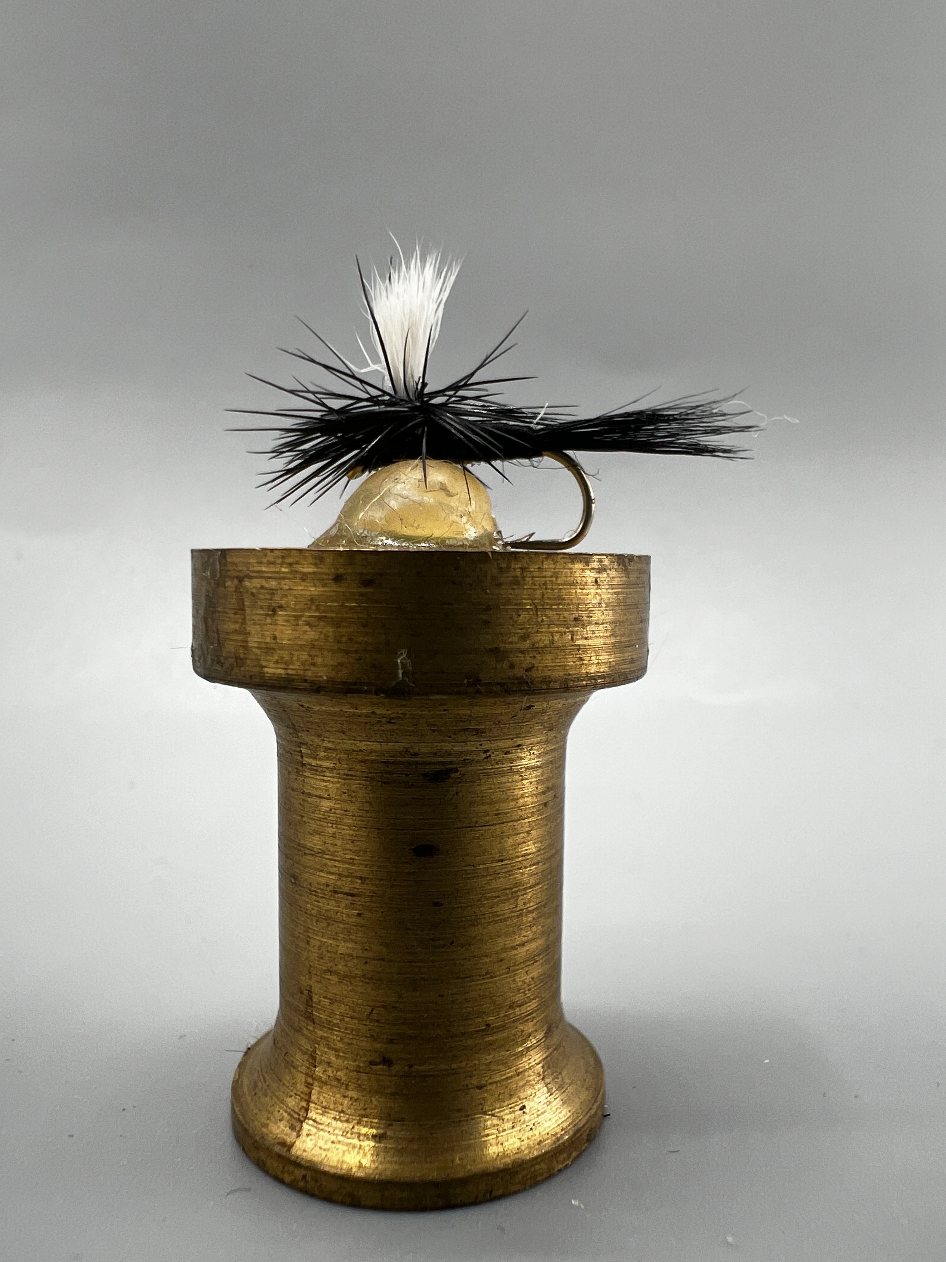 Gnat Black Parachute Dry